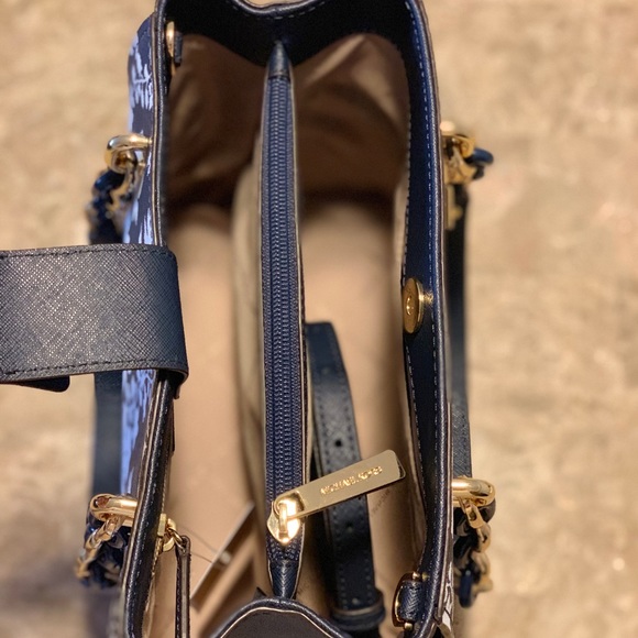 Michael Kors Floral handbag - Picture 5 of 8